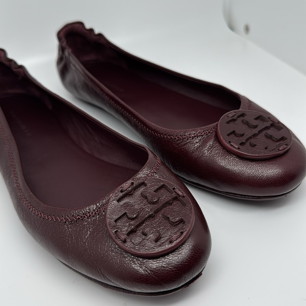 Tory Burch Minnie Travel Leather Plum Burgundy Ballet Flats Slip on Size 7 - NEW